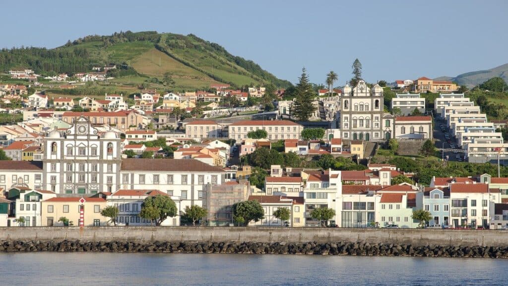 azores 4365642 1280 e1603801271573
